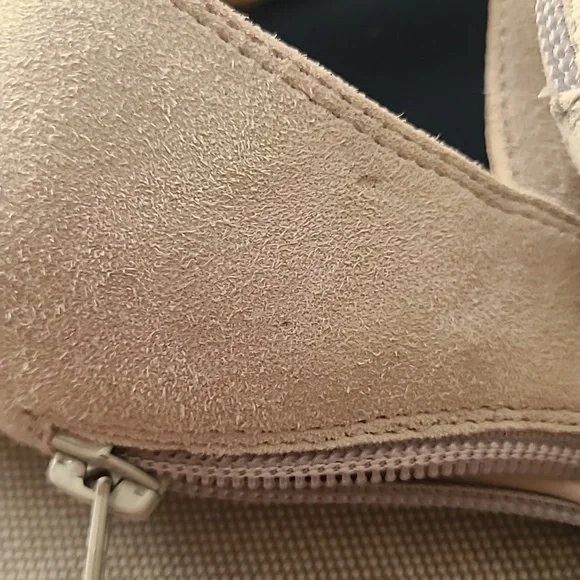 STEVE MADDEN Grey Beige 🍁 Microsuede 3.5" Block Heel Sandals 11 - Picture 11 of 12